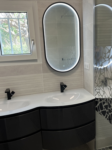 Salle de bains après